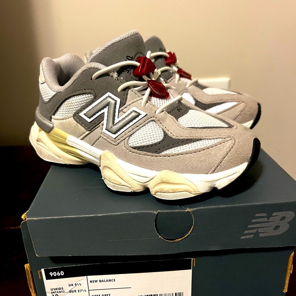 TODDLER NEW BALANCE 9060 RAINCLOUD SIZE 10C